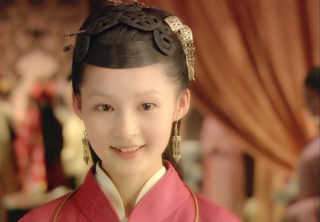 杨幂当选影协副会长,受到电影界认可,真正的主角|杨幂|晴雯|影协_新浪