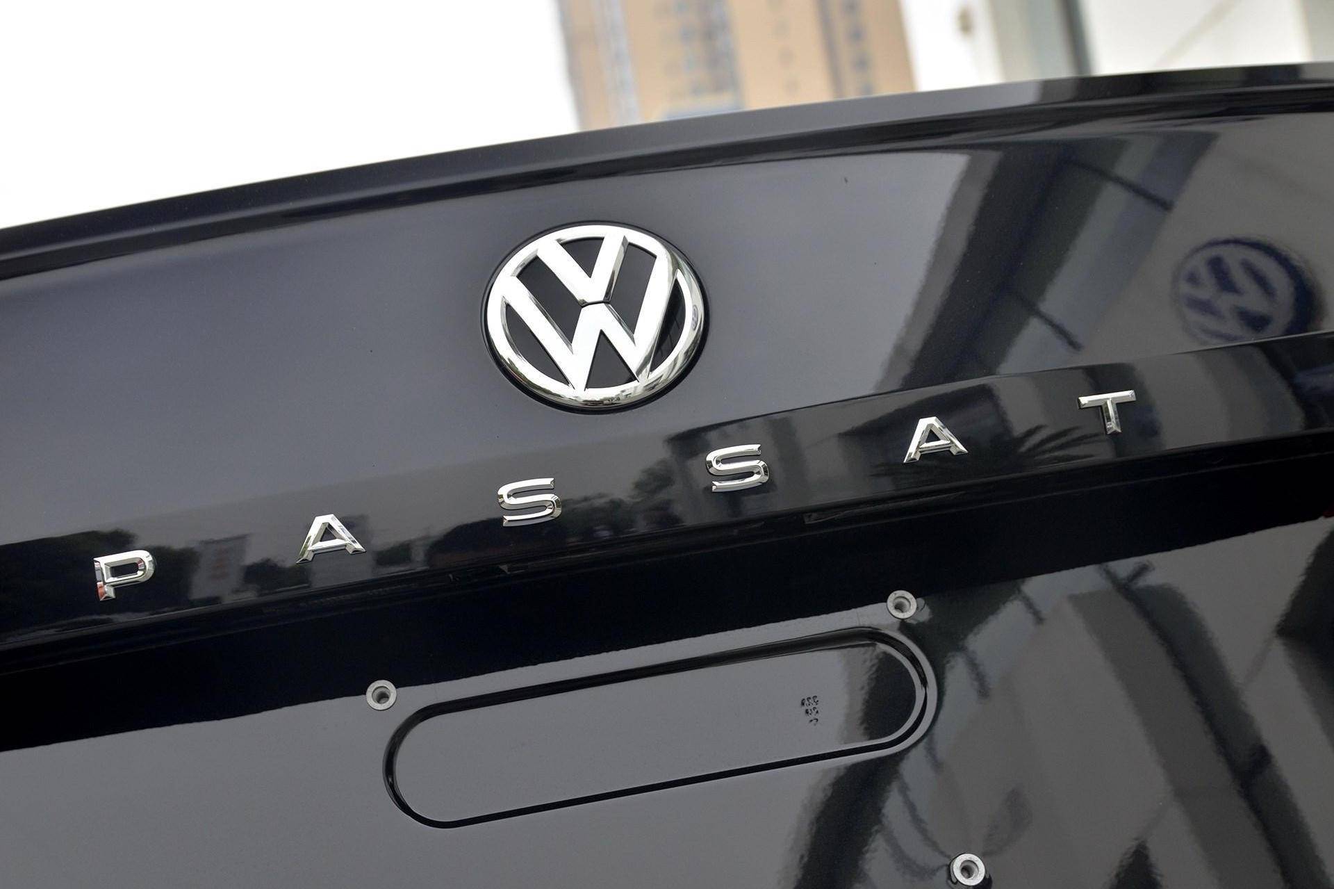 帕萨特跌下神坛？为何销量被雅阁超越？底盘仔细对比真的藏隐患