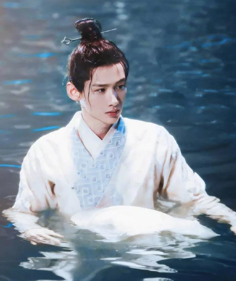 穿古装最有古风的男明星罗云熙美帅胡歌痞帅他帅到没朋友