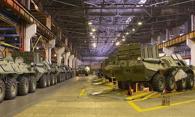 走进btr-80步兵战车生产厂家:21世纪的苏联车间 自动化程度低