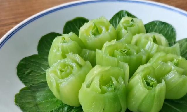 上海青别做老一套了,教你新做法,年夜饭上保准让你特有面子