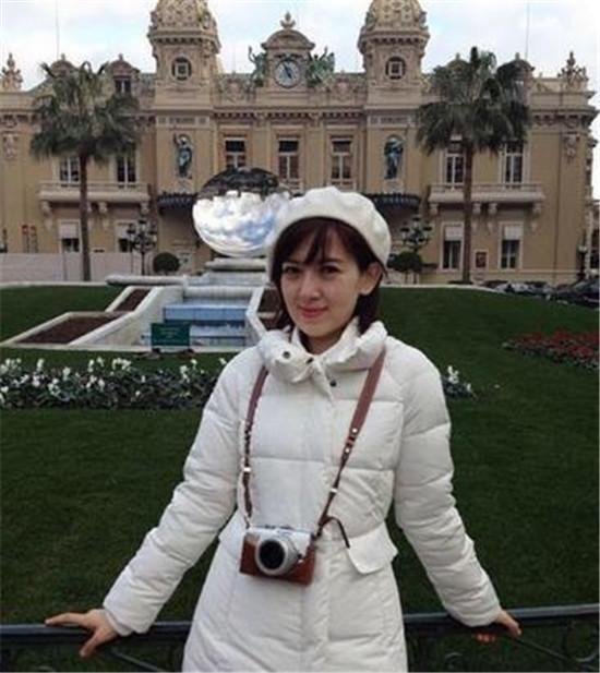 家有仙妻尼格买提妻子晒出国旅游靓照颜值在线被称真美女