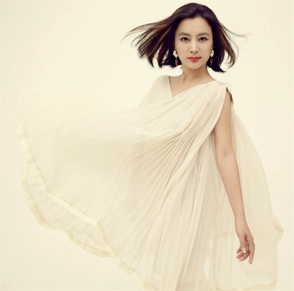 有种整容叫西游记玉兔精,穿上银白蕾丝透视裙的那一刻,性感撩人