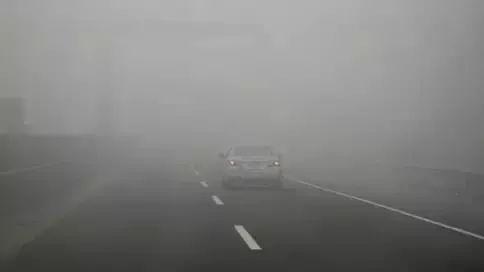 大雾天气，高速什么时候开道？司机行车应注意什么？