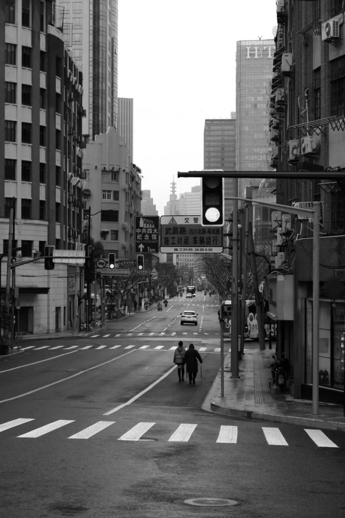 50张街拍疫情笼罩下的上海