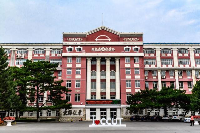 空军航空大学▼中国第一所航空学校:长春理工大学▼美得像神的后花园