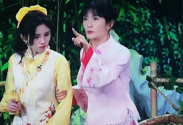 肖战和鞠婧祎才是一对吧,配一脸|肖战|鞠婧祎|谢娜_新浪新闻