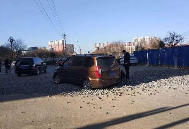 轿车最小离地间排名_离地间隙比SUV高,盘点4款“奇葩”的轿车,跑烂路毫无
