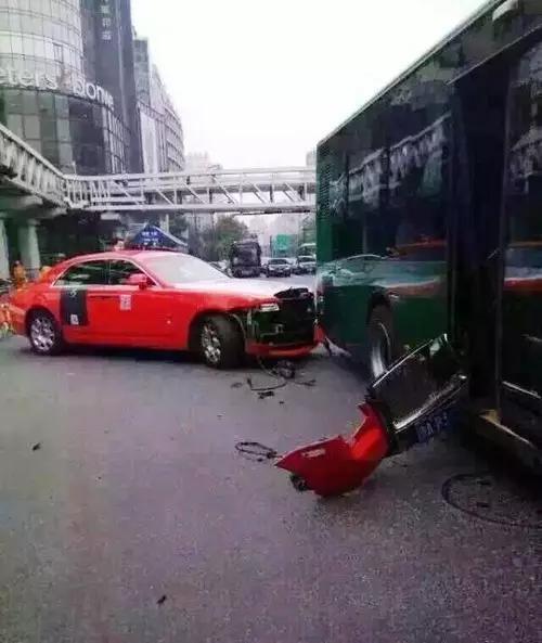 注意！这9种车千万别跟，不是要钱就是要命！