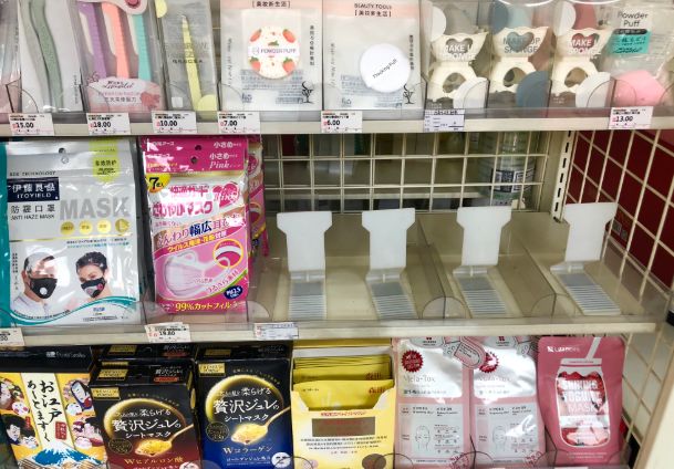 天价口罩背后:原料价一天一涨,不惜亏本生产