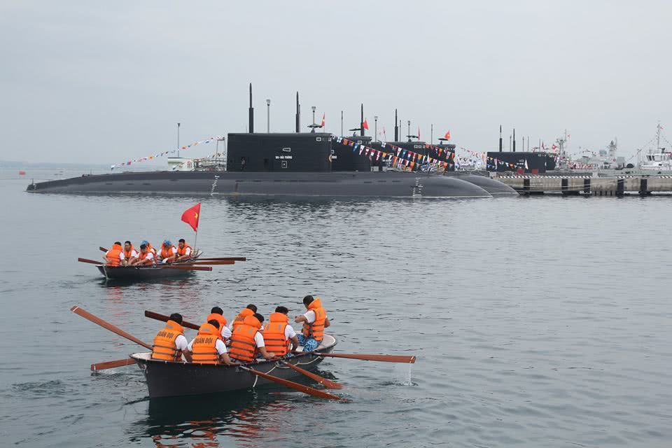 越南潜艇部队图片