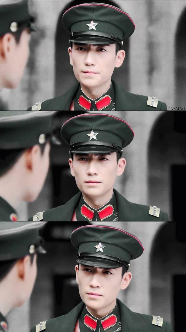 原以为朱一龙古装够帅了,直到看到他的穿军阀装,很苏啊