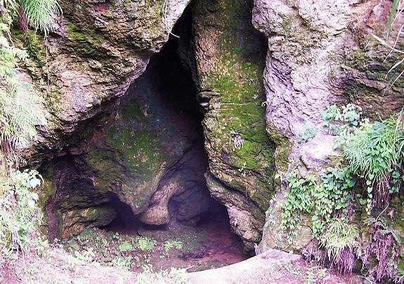 游历名山大川的人喜欢来这个山,就为寻找那两块叩击如钟鼓的石头|大涤