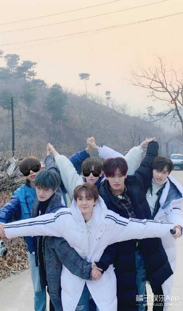 unine全员花手摇,王一博土得够酷炫,果然土味才是