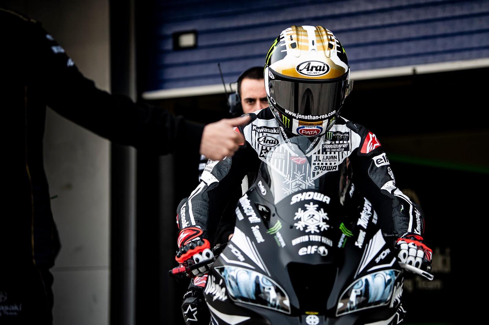 五冠专属特别款araijonathanrea黄金版头盔即将市售