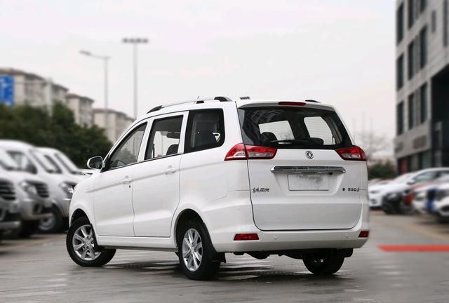 国产"廉价"7座面包车,比五菱宏光实用,售4.49万起