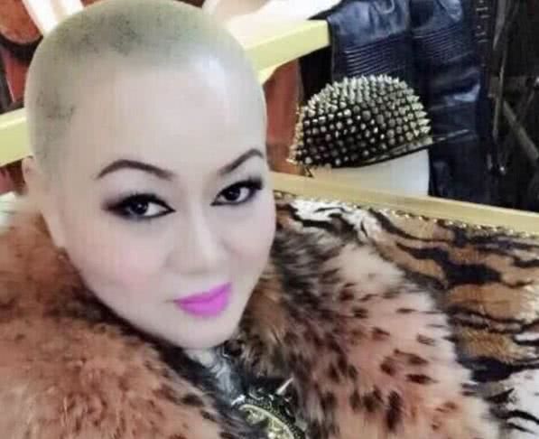 人称江浙第一女富豪宾利姐车库停满豪车却找不到对象