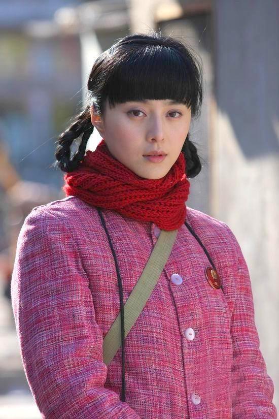 赵丽颖演村姑,杨幂演村姑,佟丽娅演村姑,都不及她演接地气