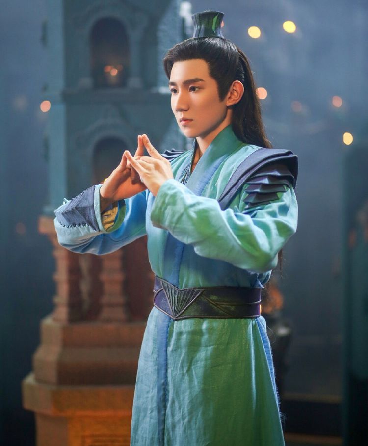 不过,之前也有一些存货,鼠年迎来了王源的电视剧作品大主宰