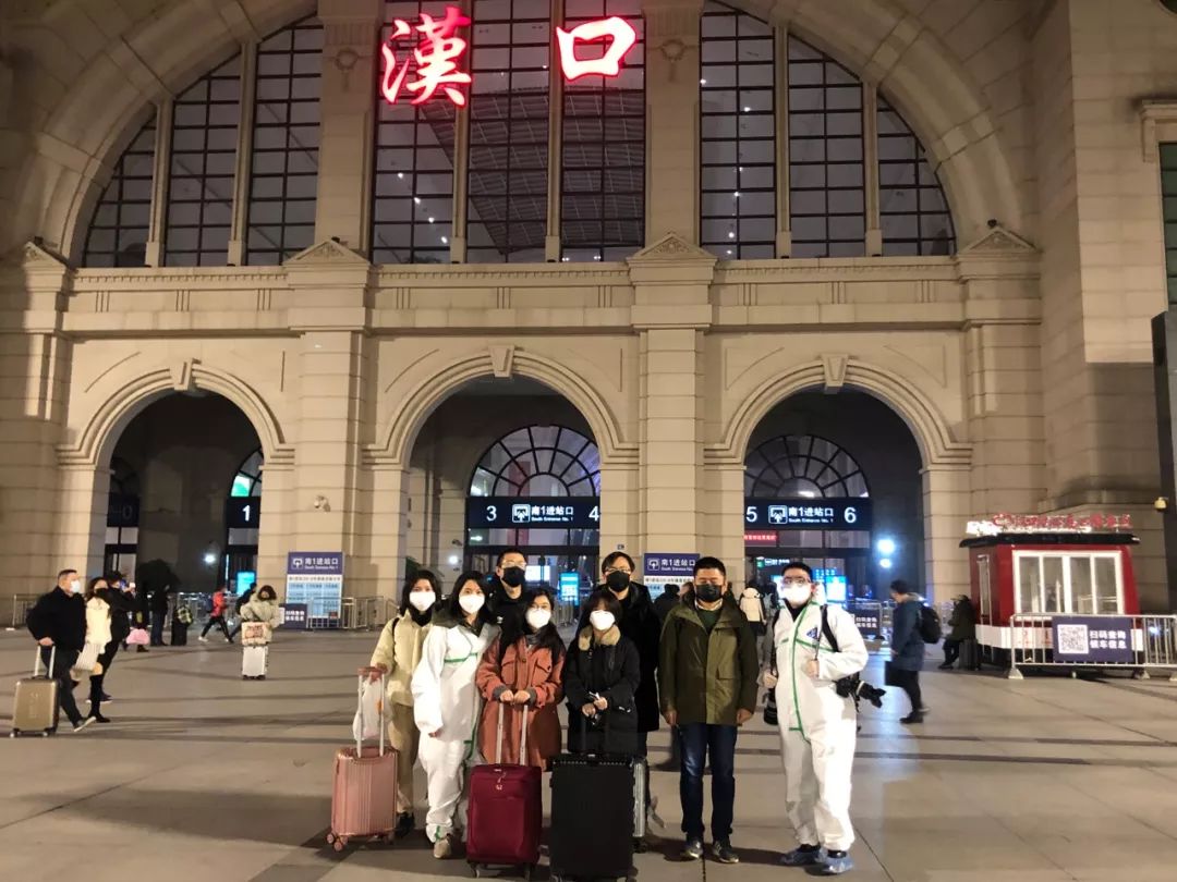 有谁想去武汉?我们7个摄影记者全部报了名|戴口罩|患者_新浪新闻