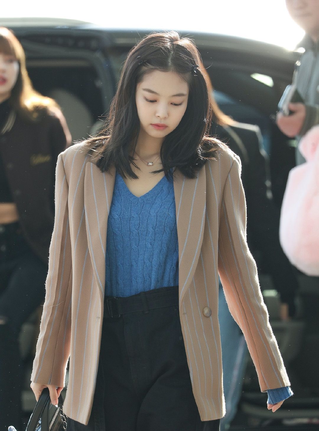 24岁jennie穿西装外套解锁蛋卷头俏皮可爱这样的妮妮太可了