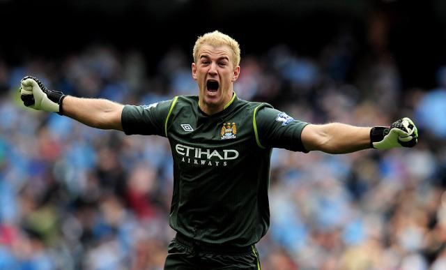 他本是英超第一国门,深受球迷追捧,如今却一直坐在替补席上