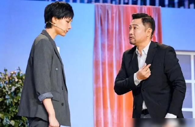 任梓慧依然在贾冰团队工作,今年江苏卫视的春晚上,还与贾冰合作了小品