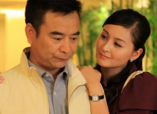 曾是琼瑶御用演员,与前妻离婚后又在剧里饰演夫妻,60岁仍演戏