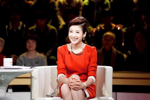 北京卫视最美一姐春妮2婚嫁央视新国脸高龄产子生活幸福