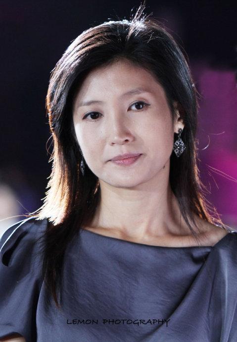 北京卫视最美一姐春妮2婚嫁央视新国脸高龄产子生活幸福