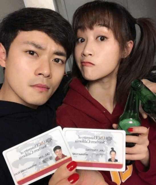 分手之后从两人现状可以看出曹骏还是老样子而蓝盈莹却不同