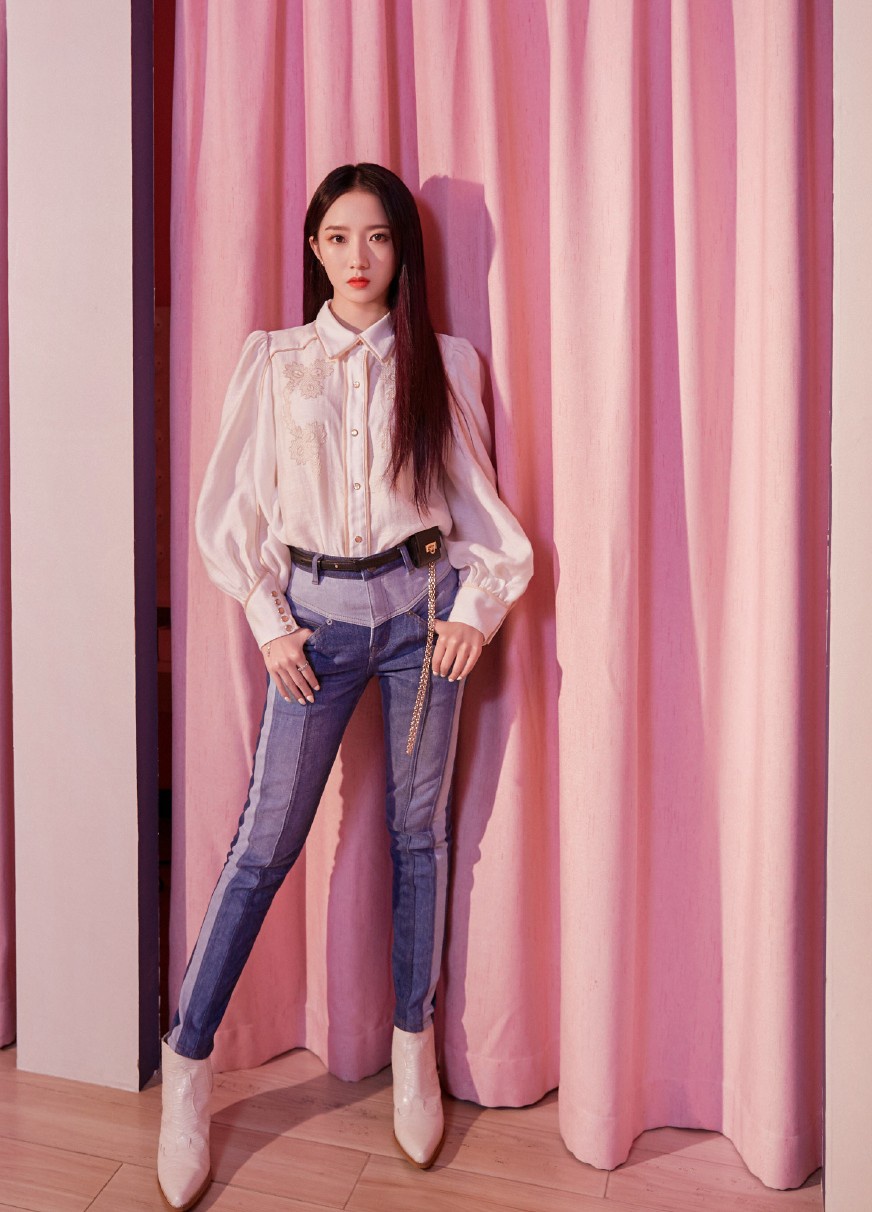 同穿工装风流苏外套李小冉成霸气女总裁孟美岐却不及欧阳娜娜