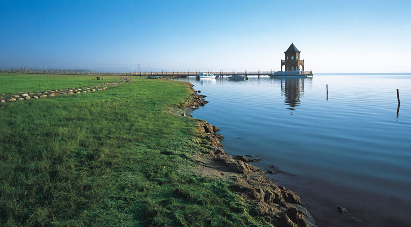 内蒙古被遗忘的一处湖泊,是内蒙古第三大内陆湖,曾称"鸳鸯泊"