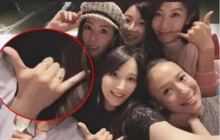 吴佩慈7年凑成2个好,炫富式卑微,才是女人在感情中最大的悲哀