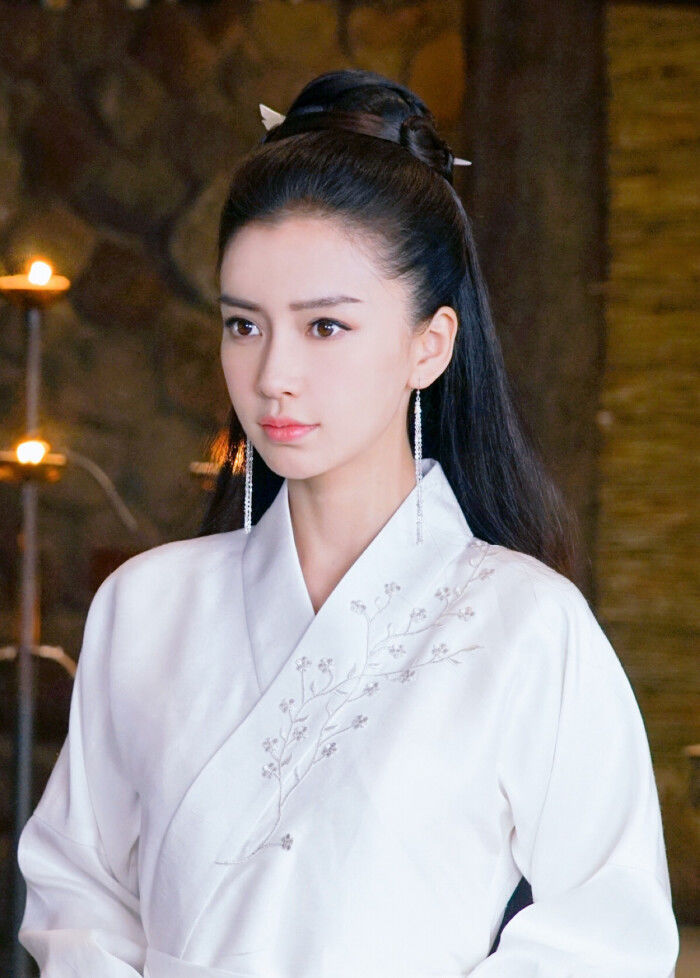 7位一见倾心的白衣女神,李若彤范冰冰张馨予刘亦菲,你喜欢谁?