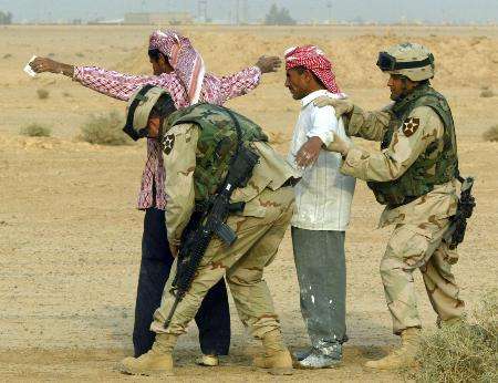 美军再次遇袭!炮弹从天而降,大量建筑被毁,凶手是谁?休闲区蓝鸢梦想 - Www.slyday.coM 美军再次遇袭!炮弹从天而降,大量建筑被毁,凶手是谁?休闲区蓝鸢梦想 - Www.slyday.coM