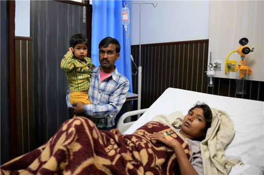 好在医生也表示,通过手术连体婴儿可以存活下来.