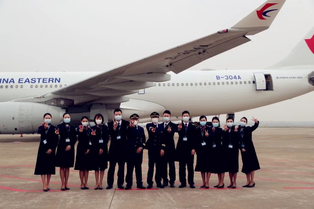 刘明甫机组成员合影图/受访者提供