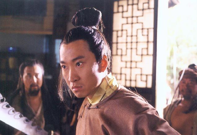 周杰版杨康剧照:只有图三的造型像个贵公子小王爷