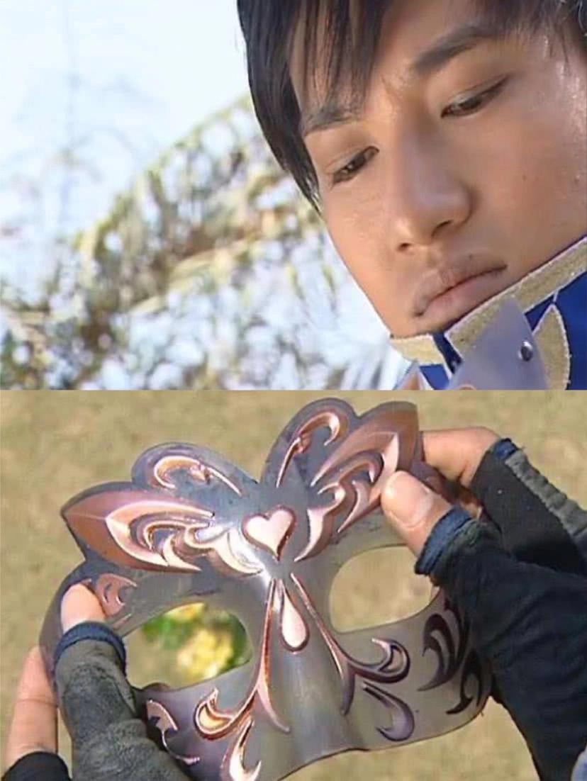 巴啦啦小魔仙12年了,认出了蔡徐坤,却被面具下的游乐王子帅到了