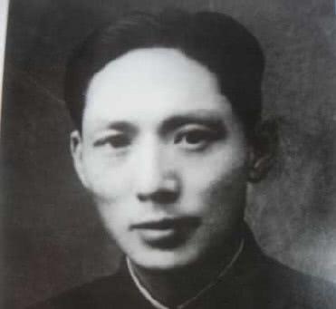 他当过4个红军师政委,30岁当省委书记,搭档后来成为开国大将_新浪新闻