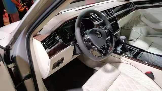 大众最有面子的轿车，奥迪A6L同平台，为何暴跌14万都卖不动？