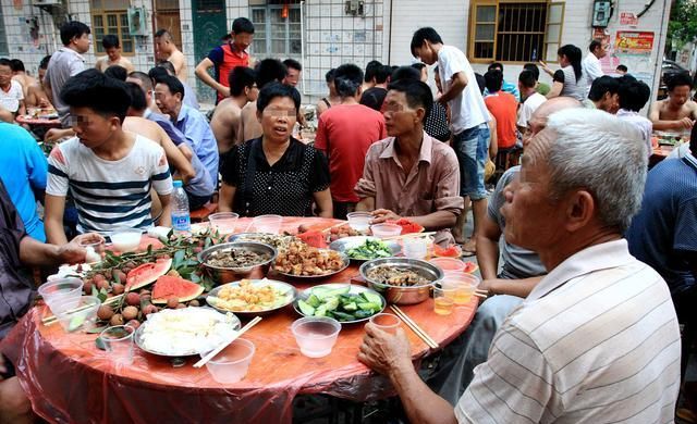 农村人结婚摆酒席为什么不喜欢去酒店呢?|农村|宴席|乡村_新浪新闻