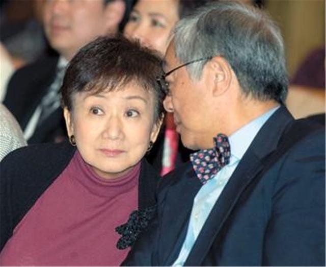 85岁曾江妻子曝光原来是娱乐圈资深演员窃听风云中也有她