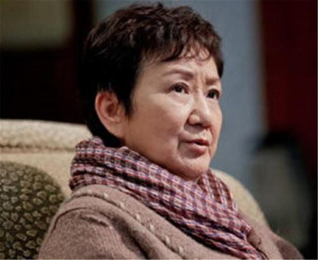 85岁曾江妻子曝光,原来是娱乐圈资深演员,《窃听风云》中也有她