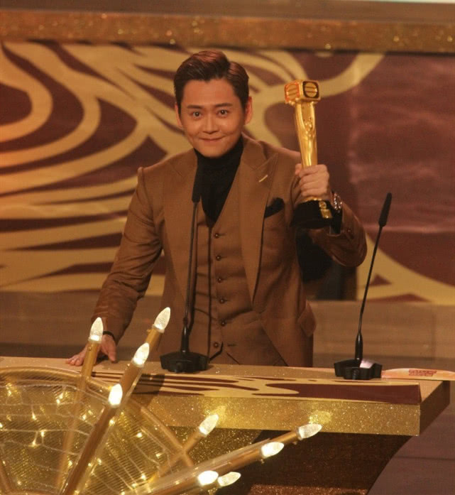 tvb力捧小生的敌台女友已融入家中 与他大哥一家人相处融洽|张振朗