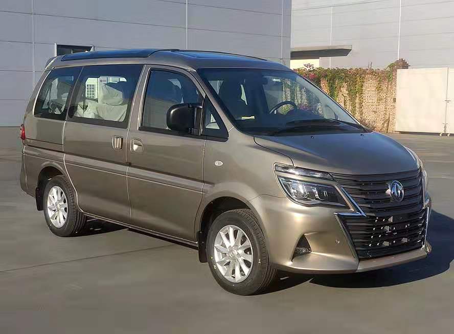 国产三菱得利卡老板座360度旋转七座五个天窗599万起