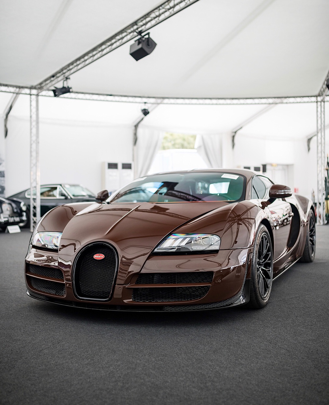 布加迪威航实车 大气豪华的造型-新浪汽车