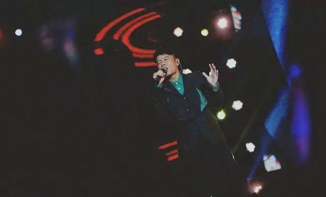 李克勤高调为儿子庆生,12岁Ryan生日惊喜多,能否成下一个鹿晗|李克勤|李立仁|卢淑仪_新浪新闻