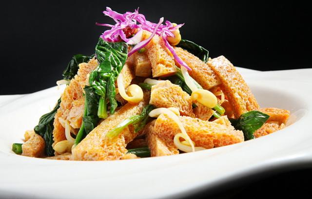 美食:腊味双蒸,茶香烤肉,菠菜面筋